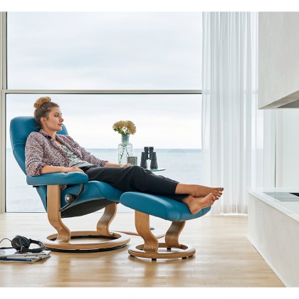 Stressless Consul Medium Chair with Footstool - Classic Base Stressless Consul Medium Chair with Footstool - Classic Base